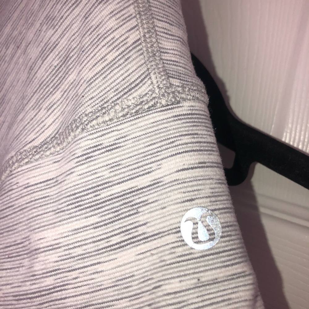 White/light grey lululemon yoga pants size 4 - Picture 2 of 4